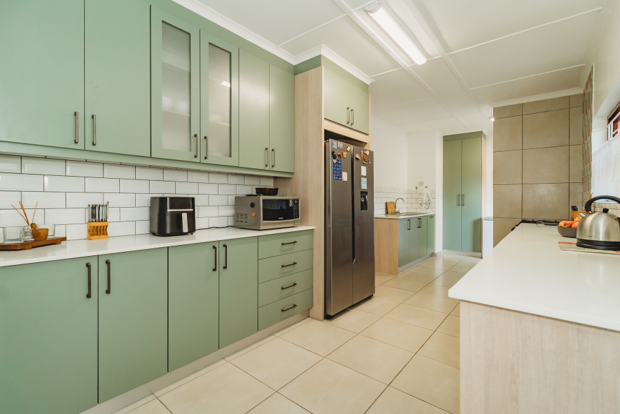 3 Bedroom Property for Sale in Denver Park Western Cape